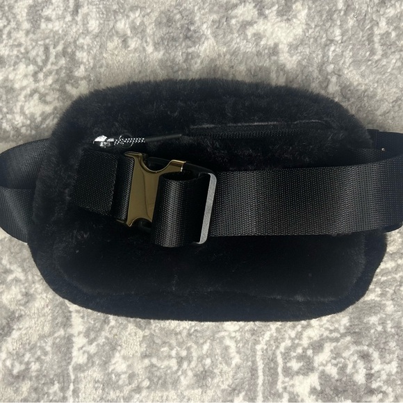 Lululemon Black Furry Shoulder Bag - Picture 4 of 4